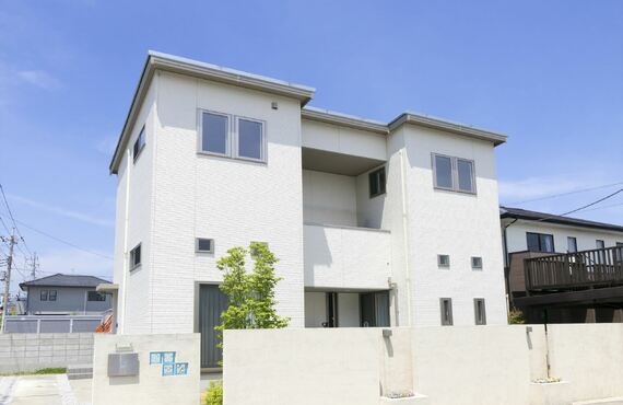 外壁を塗装 | 大阪府大阪市の不動産なら株式会社ワイズコーポレーション